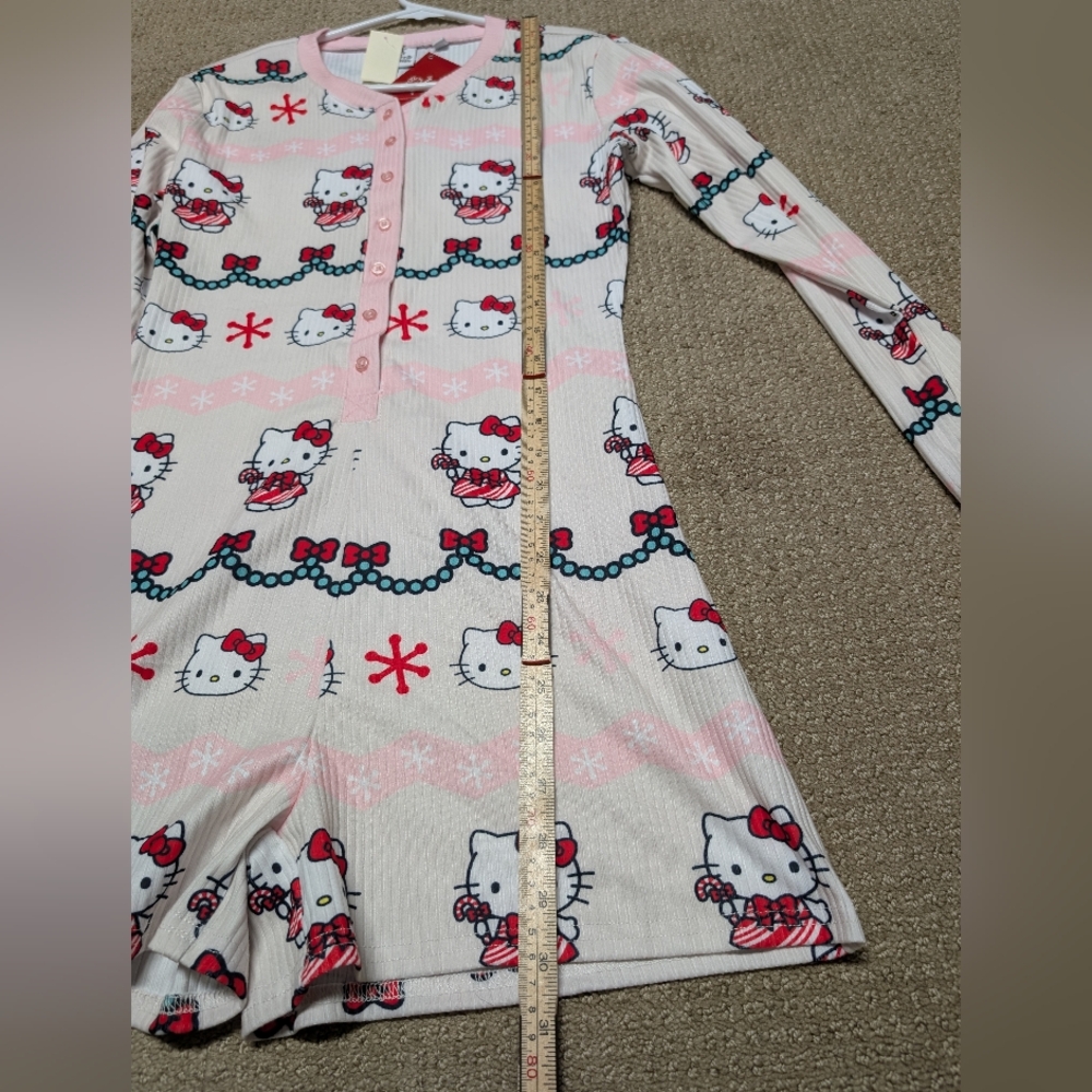 Hello Kitty X Aeropostale Christmas Pajama Romper Medium NWT Holiday Gift Sanrio - Picture 7 of 10
